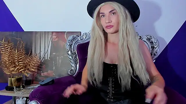 MistressKasandra online show from June 21, 4:40 am