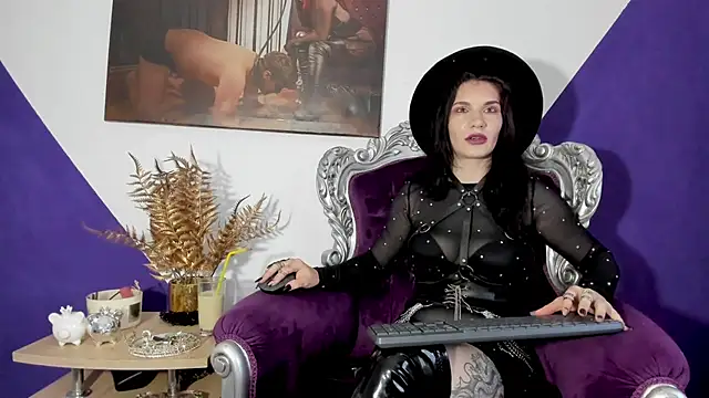 MistressKasandra online show from May 14, 3:03 am