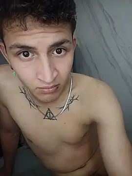 Snapshot of Axel_Romanov chatting on July 28, 3:21 pm Axel Romanov online show from July 28, 3:21 pm