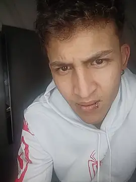 Snapshot of Axel_Romanov chatting on August 7, 1:17 pm Axel Romanov online show from August 7, 1:17 pm