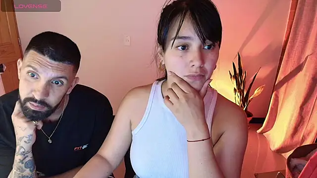 Snapshot of Alyssa_and_DAngelo chatting on April 30, 1:45 am Alyssa and DAngelo online show from April 30, 1:45 am