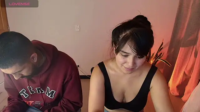 Snapshot of Alyssa_and_DAngelo chatting on May 8, 2:04 am Alyssa and DAngelo online show from May 8, 2:04 am