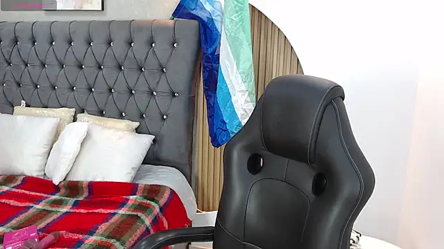 Snapshot of Anaciet_Evans chatting on July 13, 4:12 am Anaciet Evans online show from July 13, 4:12 am