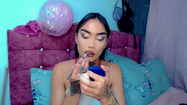 Darianna A online show from July 9, 5:56 pm