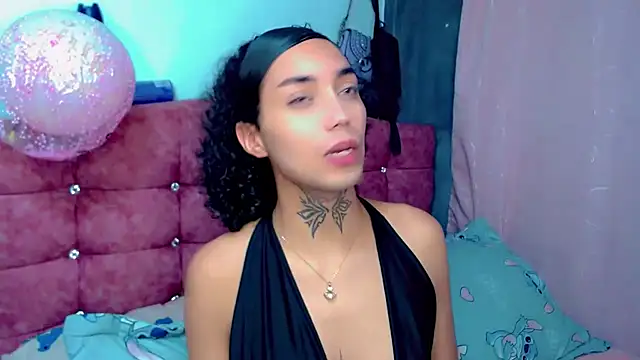 Darianna A online show from July 15, 6:04 pm