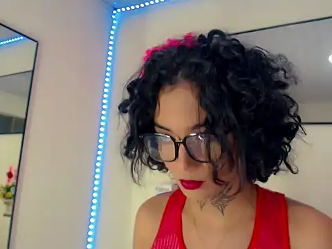 Darianna A online show from May 9, 9:18 pm