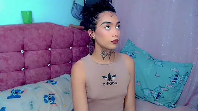 Darianna A online show from July 17, 12:08 am