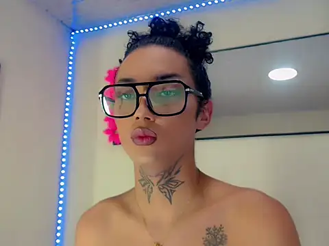 Darianna A online show from May 5, 9:29 pm