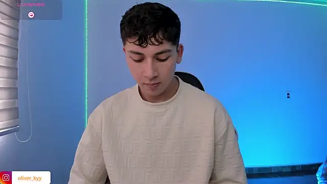 OLIVER K online show from June 2, 8:20 pm