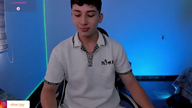 OLIVER K online show from May 29, 9:32 pm
