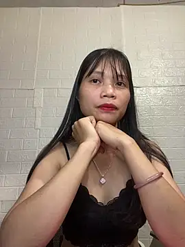-Lucie-e online show from April 17, 7:55 am