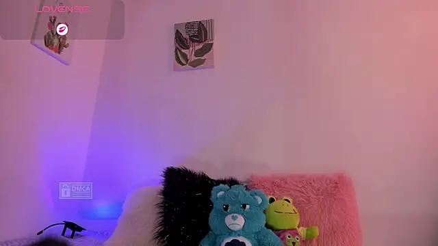 Lila Sweett18 online show from June 20, 10:15 pm