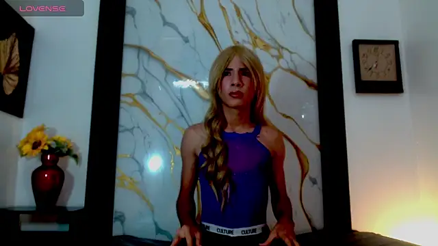 esmeralda negrette online show from April 18, 3:53 am