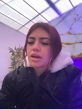 Snapshot of kira_ec chatting on July 8, 4:07 pm kira ec online show from July 8, 4:07 pm