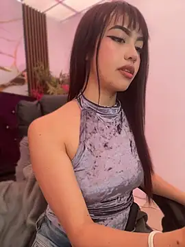 kira ec online show from April 30, 7:32 pm