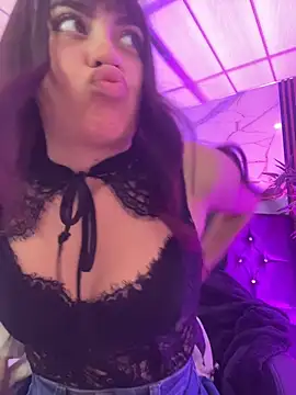 kira ec online show from May 14, 7:22 pm