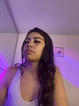 Snapshot of kira_ec chatting on July 3, 5:08 pm kira ec online show from July 3, 5:08 pm