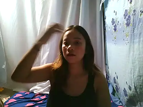 Snapshot of Asian_fantasy05 chatting on May 26, 7:28 am Asian fantasy05 online show from May 26, 7:28 am