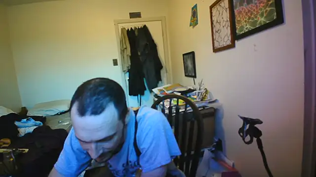 JohnnyMoves online show from July 4, 11:42 pm
