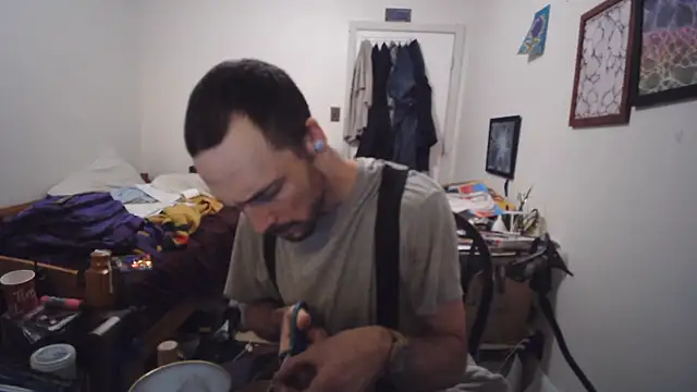 JohnnyMoves online show from July 9, 2:56 am