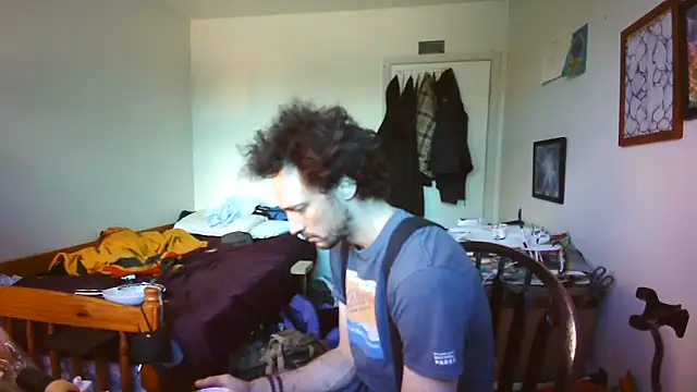 Snapshot of JohnnyMoves chatting on June 6, 3:50 pm JohnnyMoves online show from June 6, 3:50 pm