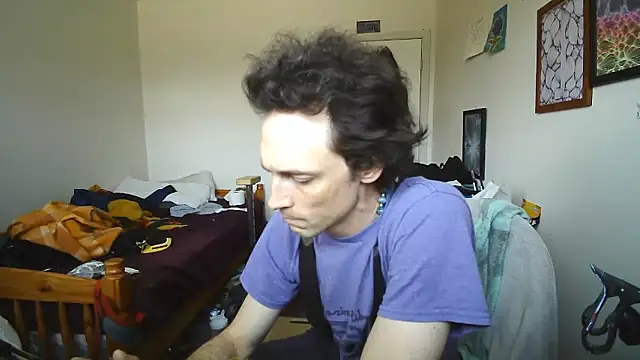 Snapshot of JohnnyMoves chatting on May 17, 7:25 pm JohnnyMoves online show from May 17, 7:25 pm
