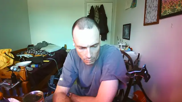 Snapshot of JohnnyMoves chatting on June 15, 7:24 pm JohnnyMoves online show from June 15, 7:24 pm