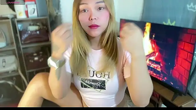 hannaBaby lisyos11 online show from May 22, 10:19 pm