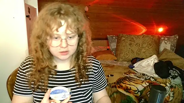 Snapshot of Sara_del_Sun chatting on April 26, 8:22 am Sara del Sun online show from April 26, 8:22 am