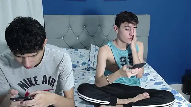 Snapshot of Thiago_And_Gael chatting on July 12, 12:44 am Thiago And Gael online show from July 12, 12:44 am