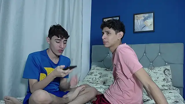 Snapshot of Thiago_And_Gael chatting on June 17, 11:14 pm Thiago And Gael online show from June 17, 11:14 pm