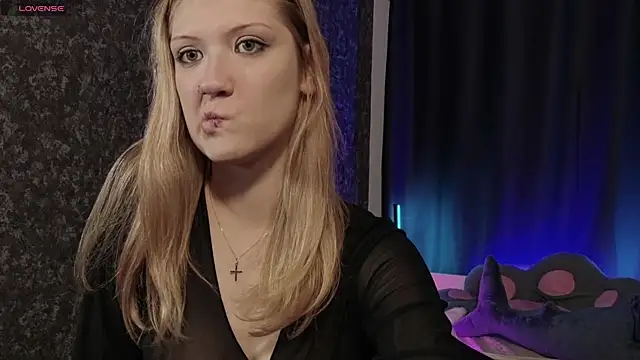 Snapshot of Lina_Wi chatting on May 26, 8:18 pm Lina Wi online show from May 26, 8:18 pm