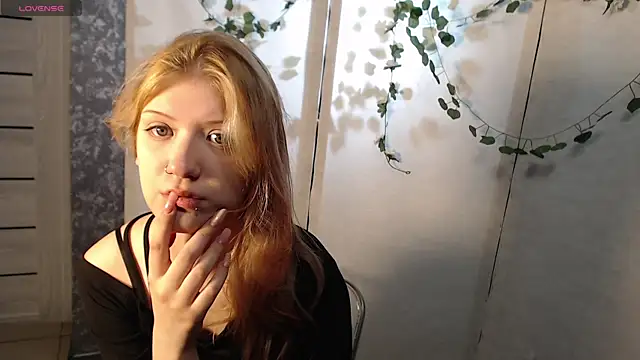 Snapshot of Lina_Wi chatting on April 25, 8:06 pm Lina Wi online show from April 25, 8:06 pm