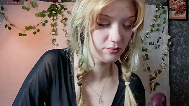 Snapshot of Lina_Wi chatting on July 2, 8:04 pm Lina Wi online show from July 2, 8:04 pm