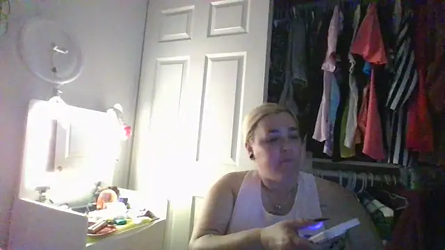 Snapshot of ajsin7 chatting on April 20, 5:21 am ajsin7 online show from April 20, 5:21 am