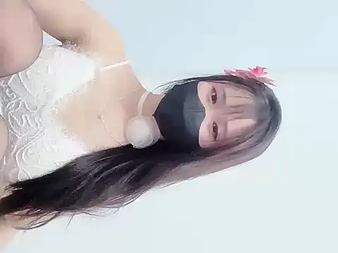 winter 222 online show from April 17, 8:06 am