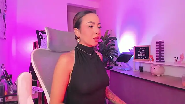 Snapshot of LilitMalkova chatting on May 4, 2:37 am LilitMalkova online show from May 4, 2:37 am