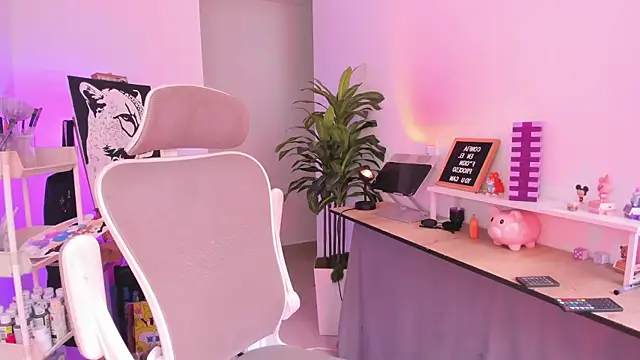 Snapshot of LilitMalkova chatting on May 7, 10:24 pm LilitMalkova online show from May 7, 10:24 pm