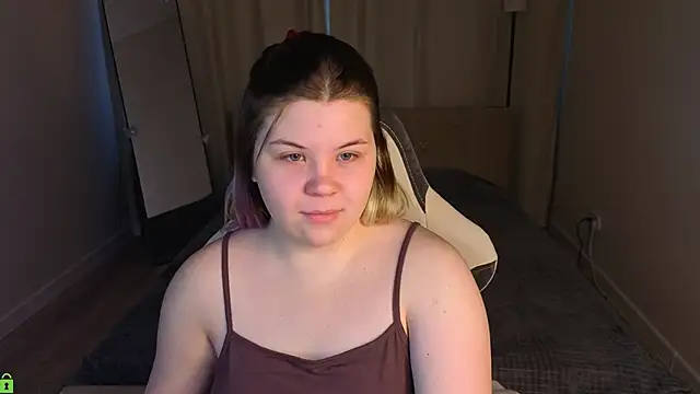 Snapshot of Kristen_Gibbs chatting on May 14, 12:51 am Kristen Gibbs online show from May 14, 12:51 am