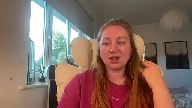 arielsweetieee online show from May 13, 6:15 pm