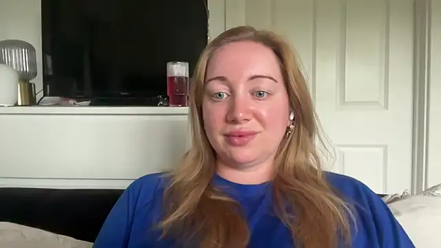 Snapshot of arielsweetieee chatting on June 11, 6:38 pm arielsweetieee online show from June 11, 6:38 pm
