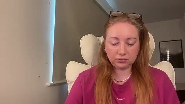arielsweetieee online show from May 14, 6:21 am