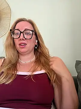 Snapshot of arielsweetieee chatting on July 16, 7:27 am arielsweetieee online show from July 16, 7:27 am