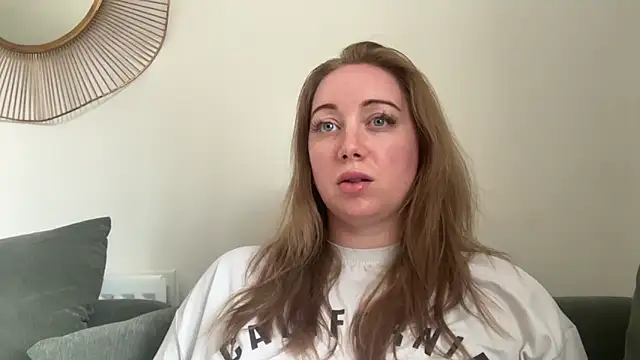 arielsweetieee online show from May 20, 11:51 am