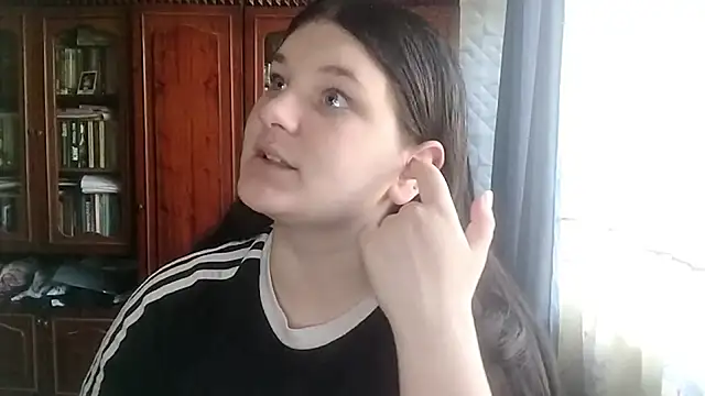 BeatriceMolands online show from May 16, 7:18 am
