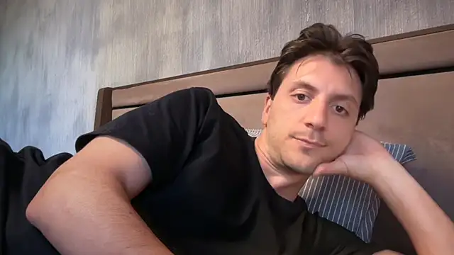 italianass94 online show from April 26, 1:30 pm
