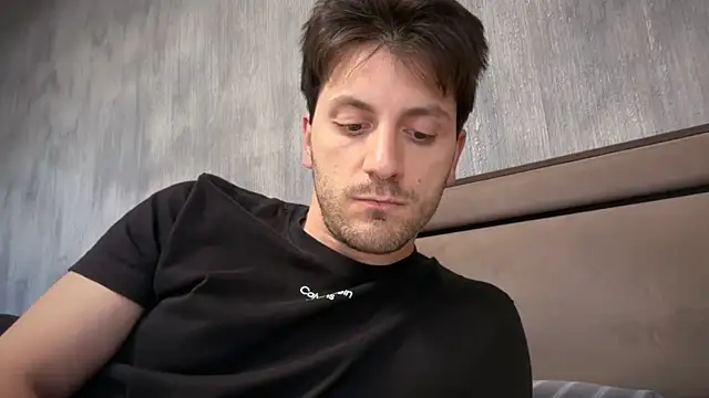 italianass94 online show from May 16, 1:32 pm