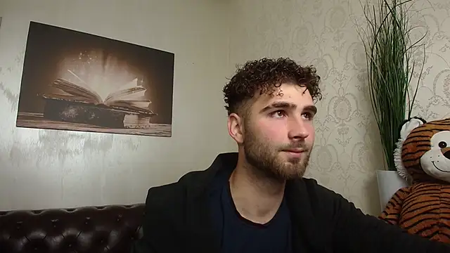 KyloEast online show from May 2, 5:56 am