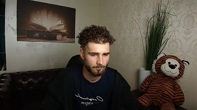 KyloEast online show from June 7, 4:28 am
