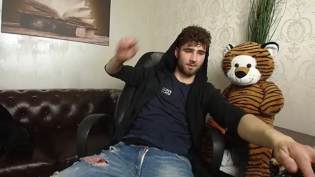 KyloEast online show from May 4, 4:49 am